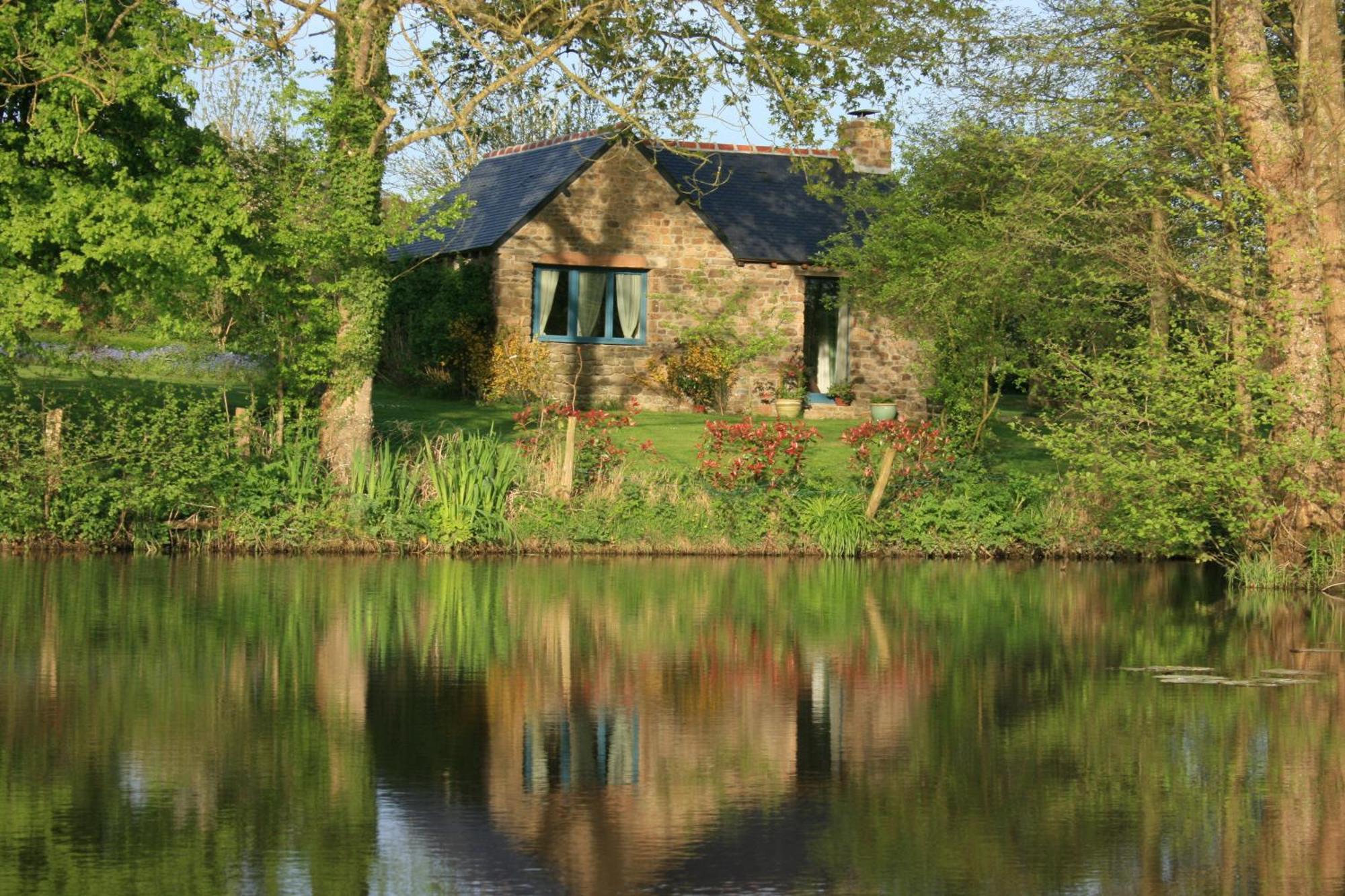 Saint-Pierre-de-Plesguen Au Pont Ricoul B&B 외부 사진