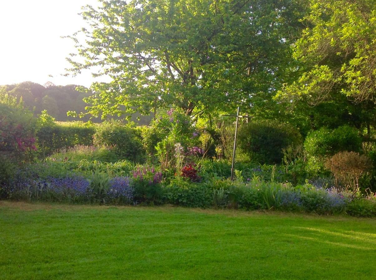 Saint-Pierre-de-Plesguen Au Pont Ricoul B&B 외부 사진
